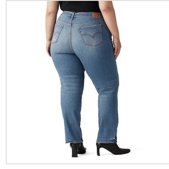 Levi's Denim - Levi's Women's Light Blue Straight Leg Jeans